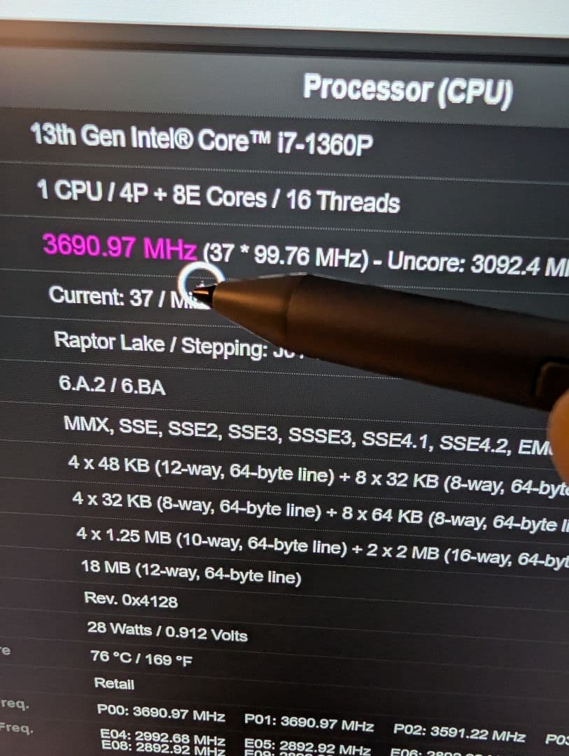 WU3/H2 i7-1360P 32GB 1T 2in1 AC付き