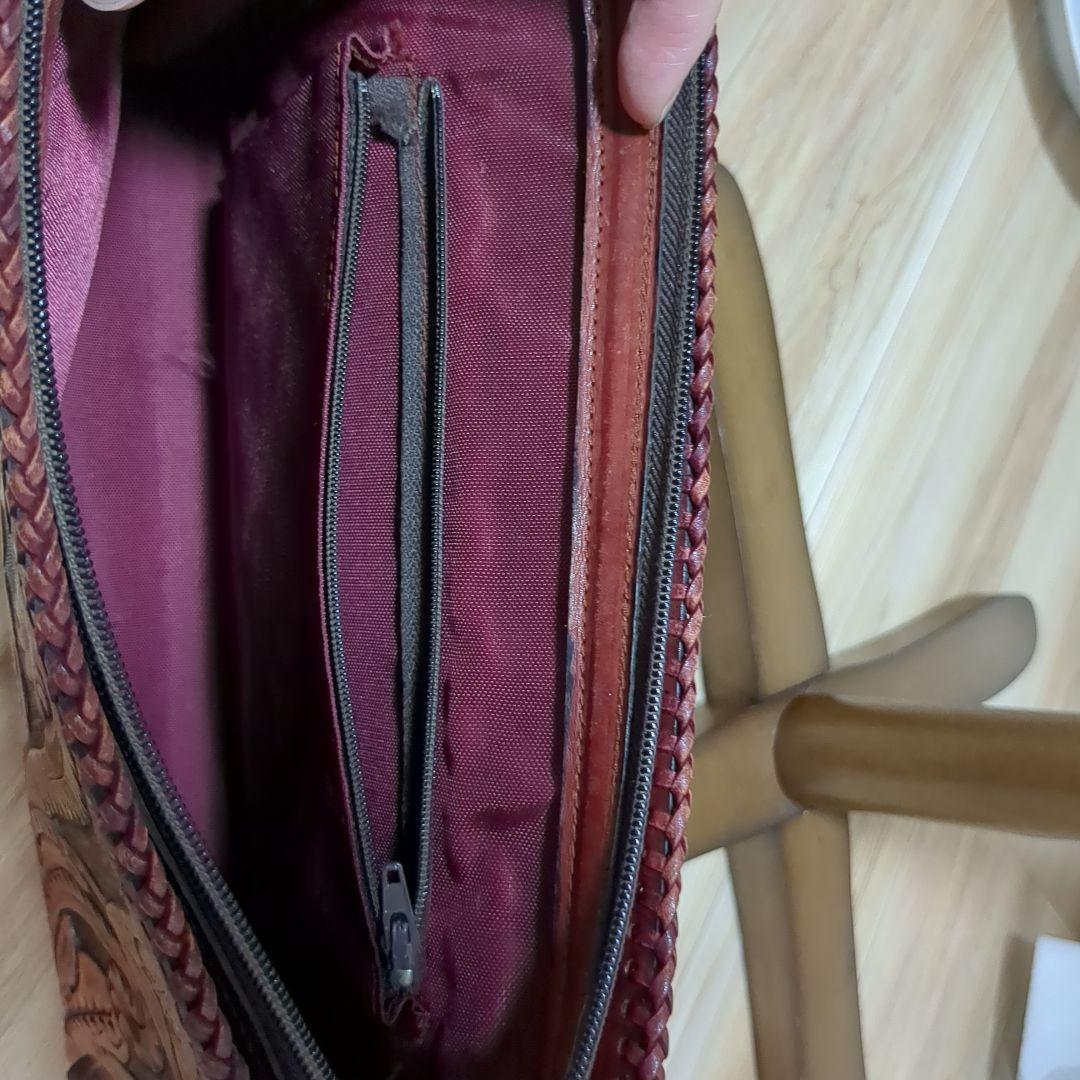 カービング　手作り　革　ポーチ　中古　お手入れ必要