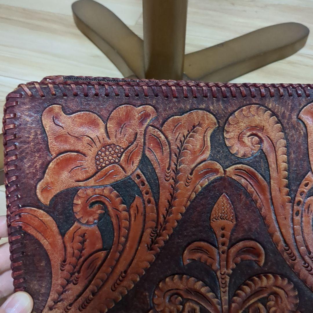 カービング　手作り　革　ポーチ　中古　お手入れ必要