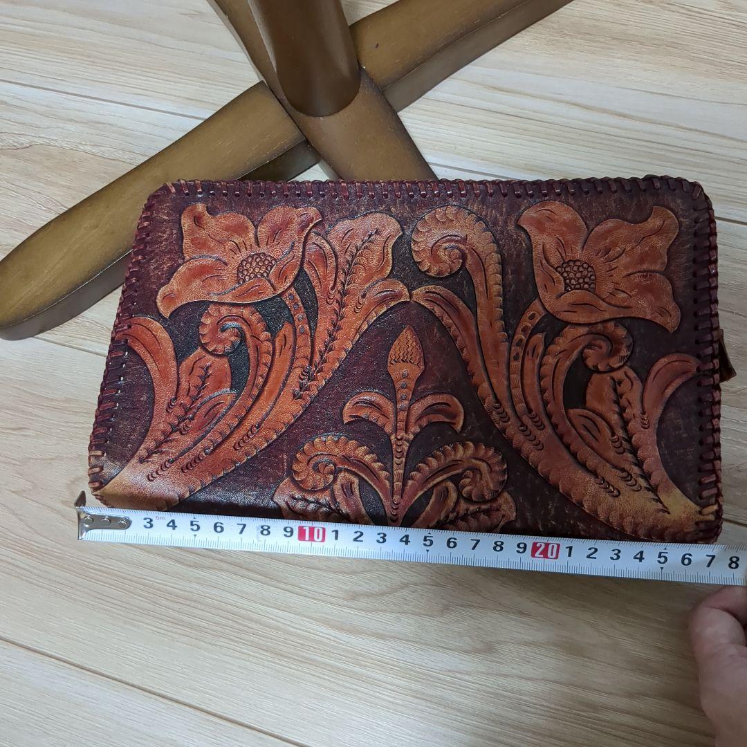 カービング　手作り　革　ポーチ　中古　お手入れ必要