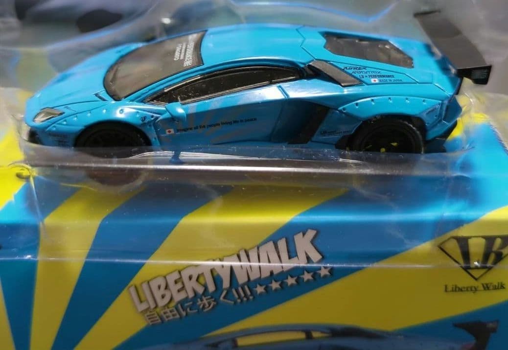 ミニカー LBWorksLamborghini Aventador Light Blue