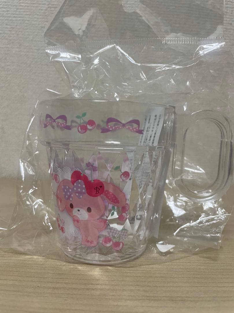 d*7様 【新品タグ付き】サンリオレア ぼんぼんりぼんアクリルマグチェリー柄