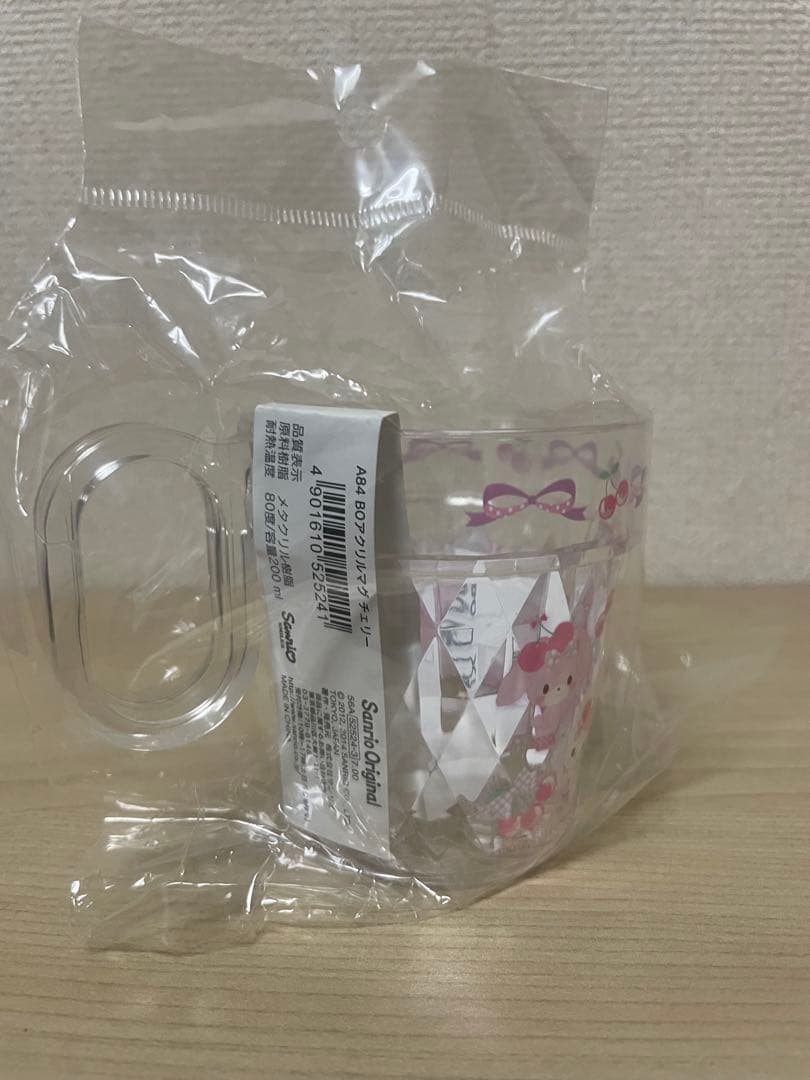 d*7様 【新品タグ付き】サンリオレア ぼんぼんりぼんアクリルマグチェリー柄