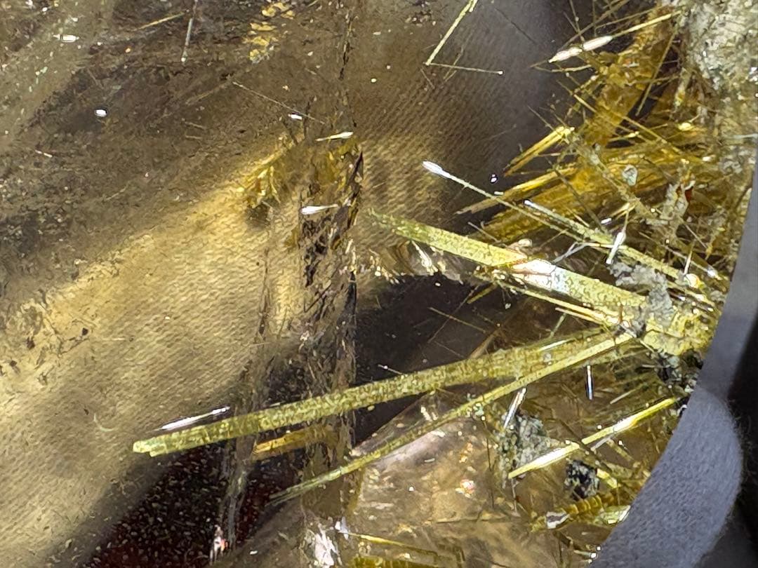 タイチンルチルクォーツ　太い金ルチル　スモーキー　アイリス　虹　大きく重さあり