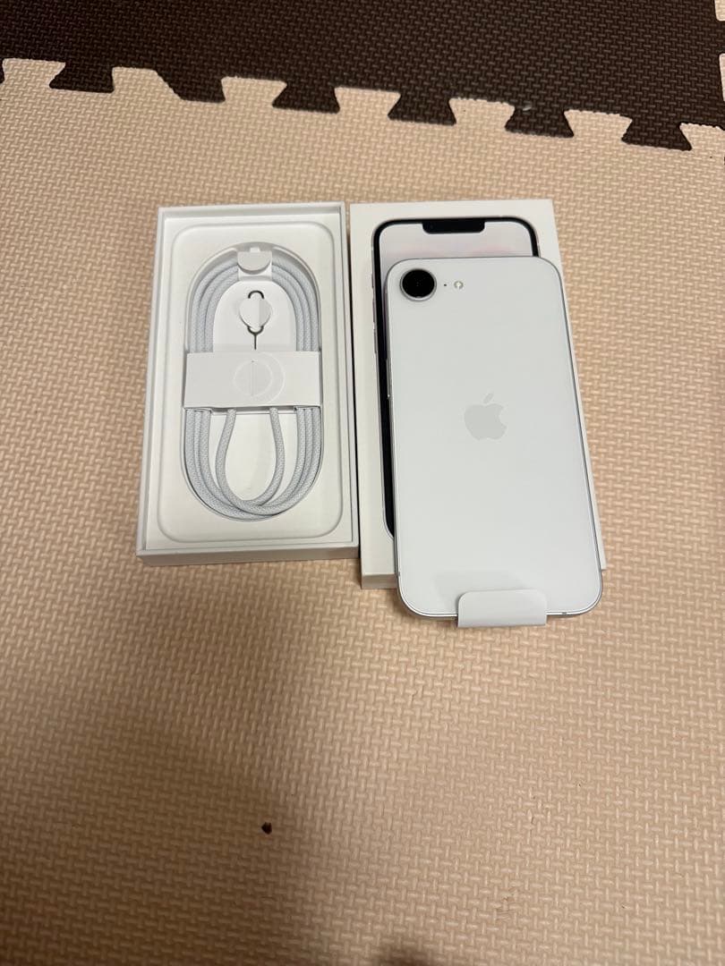 Apple iPhone 16e ホワイト 未使用 SIMフリー