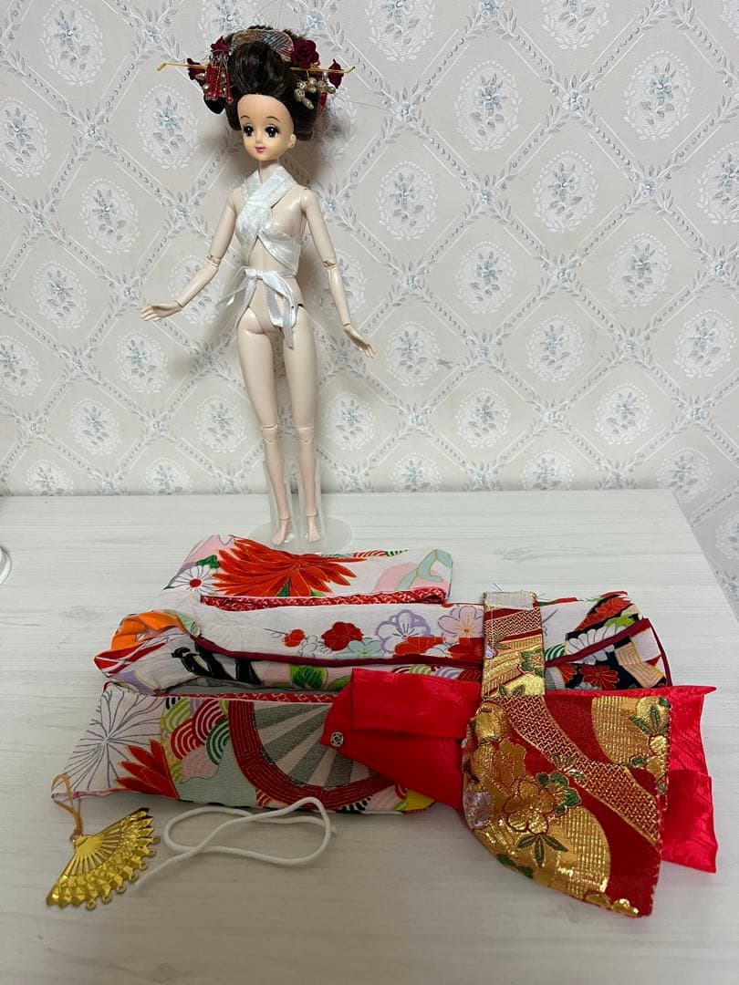 お値下げ！500円オフ！バービー着用可！カスタム黒髪ジェニー人形付き花魁