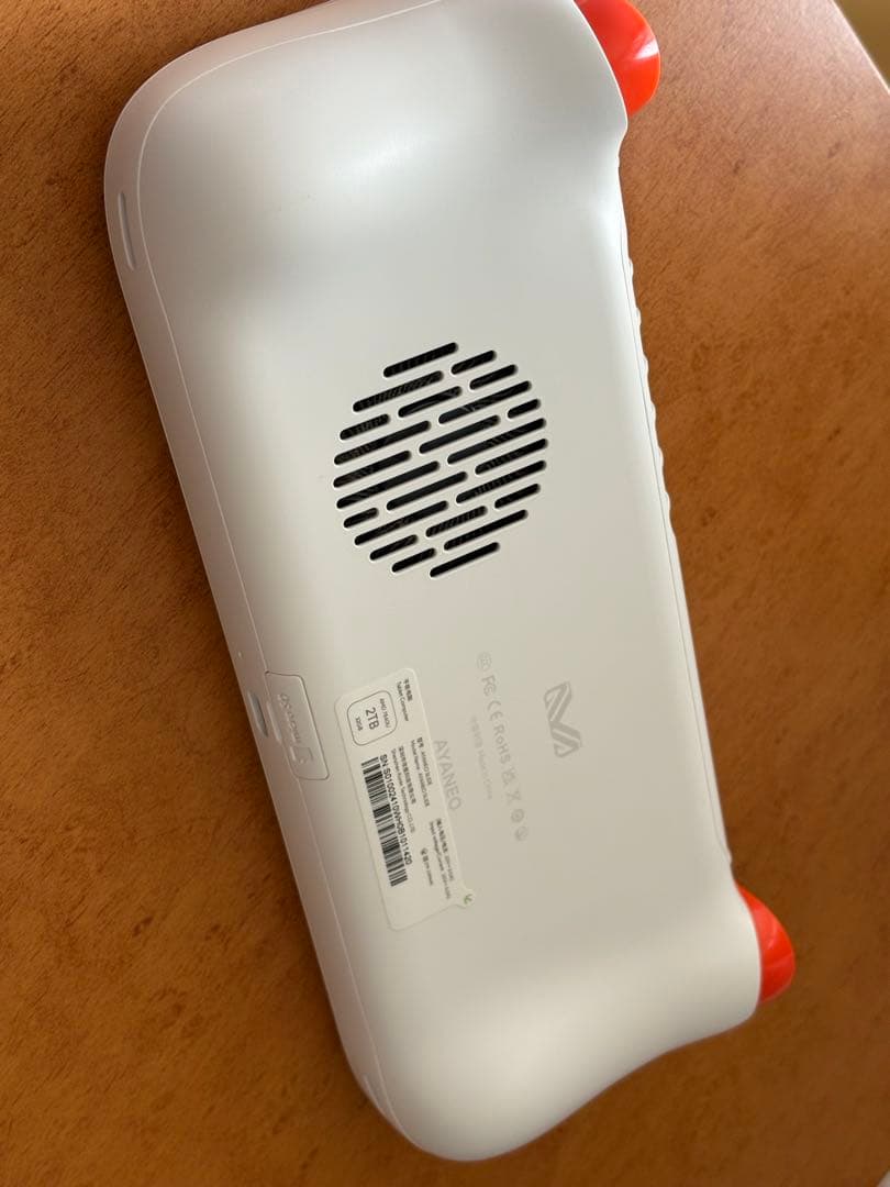 日本国内正規版AYANEO SLIDE 7840U 32G+2TB ホワイト