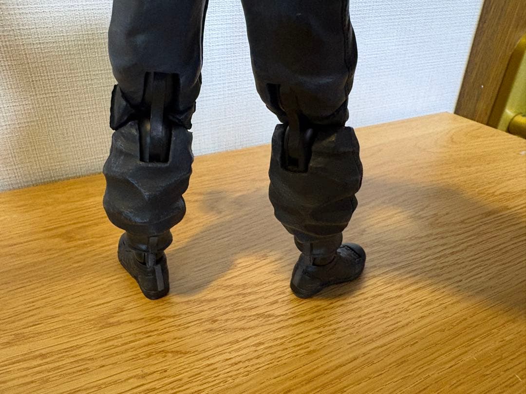 プレイアーツ改 vol.1 クラウド•ストライフ フィギュア