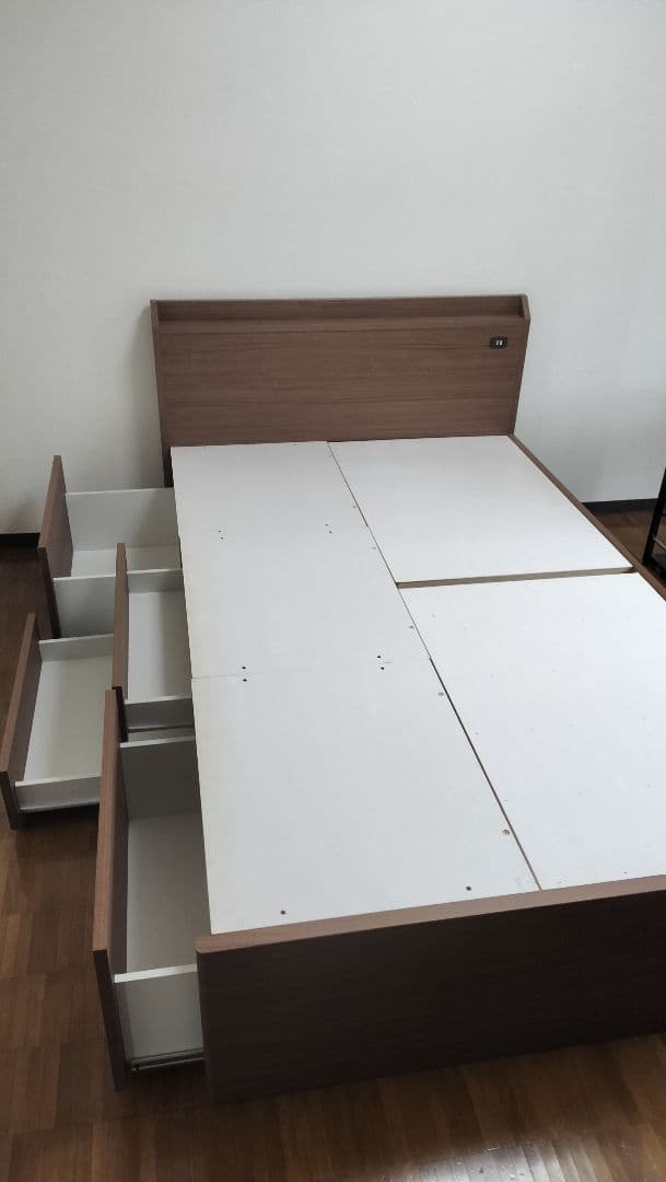 ニトリベッドフレーム セミダブル(大津市近隣配達無料、引き取りなら値引)