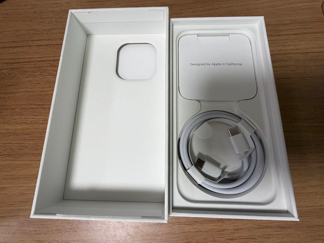 【カメラに汚れあり】iPhone 15 Pro 256GB Blue