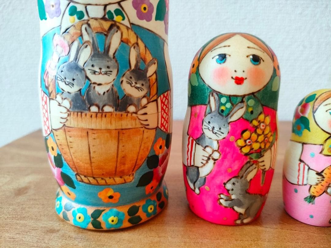 【LYH128】北欧ロシア雑貨 マトリョーシカ リューバ作 3匹のウサギ