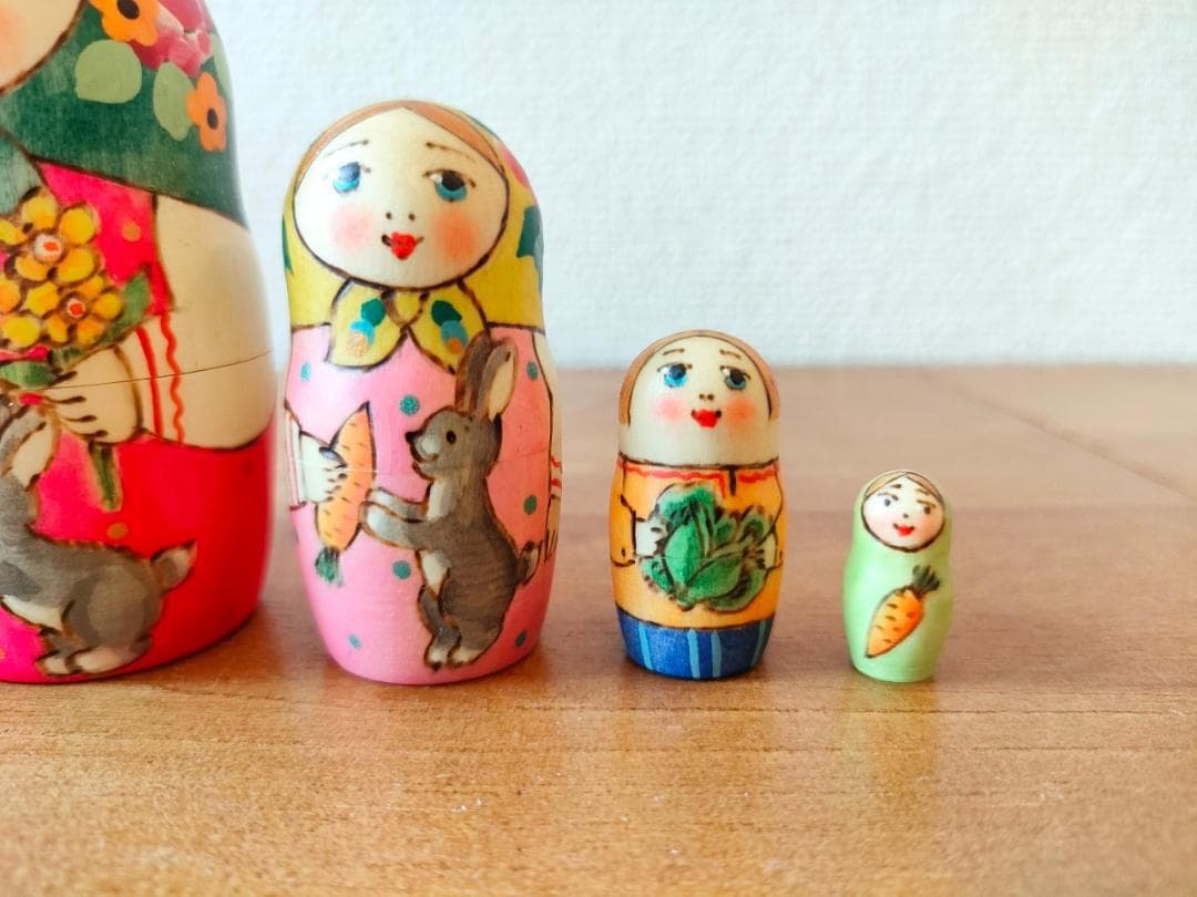 【LYH128】北欧ロシア雑貨 マトリョーシカ リューバ作 3匹のウサギ