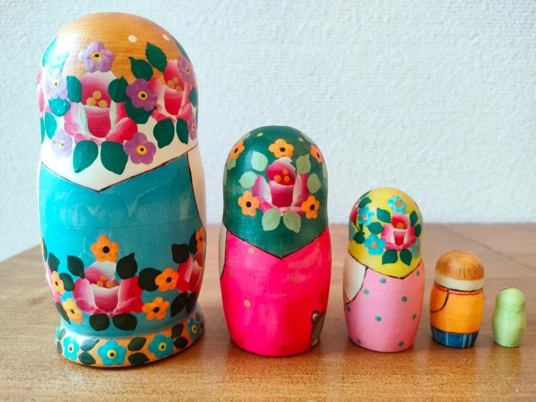 【LYH128】北欧ロシア雑貨 マトリョーシカ リューバ作 3匹のウサギ