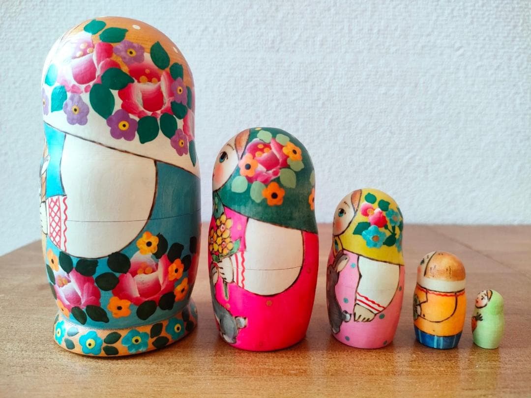 【LYH128】北欧ロシア雑貨 マトリョーシカ リューバ作 3匹のウサギ