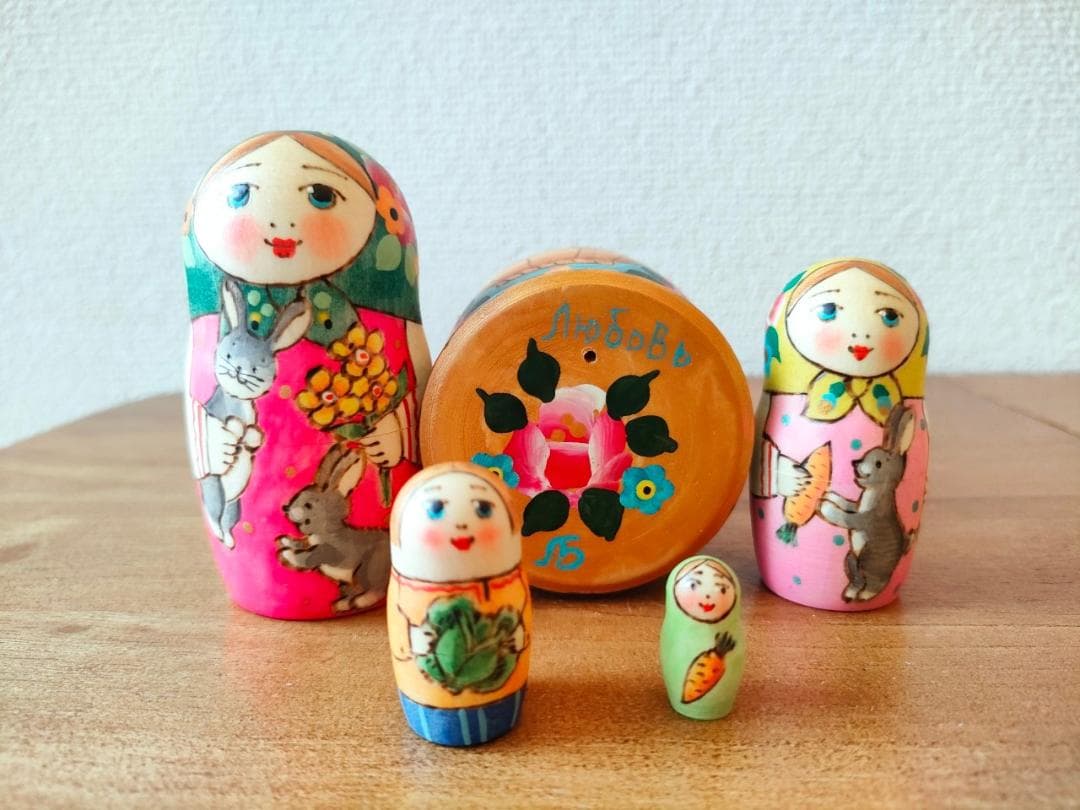 【LYH128】北欧ロシア雑貨 マトリョーシカ リューバ作 3匹のウサギ