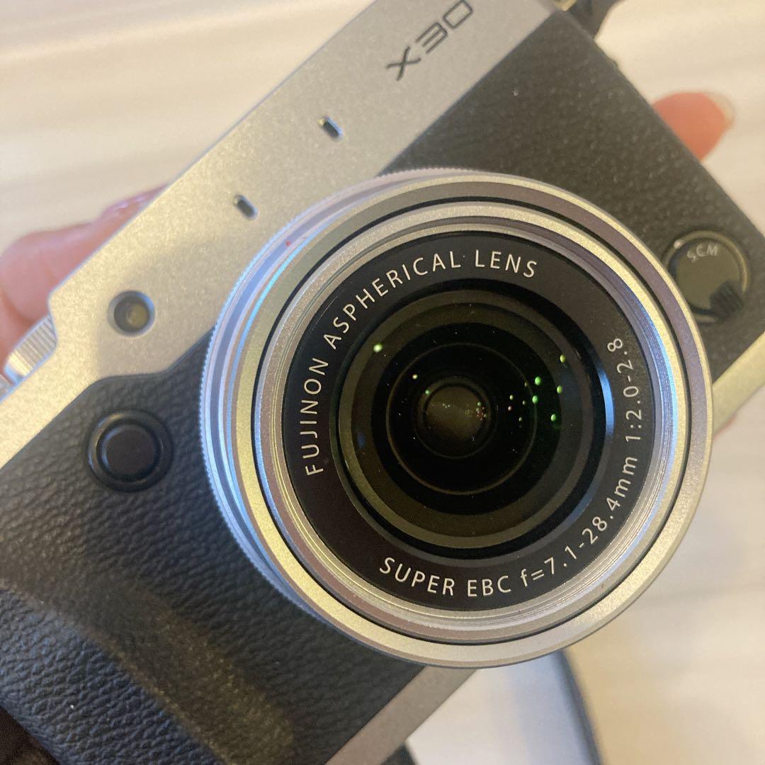 FUJIFILM デジタルカメラ FX-X30 シルバー【箱 説明書 付き】美品
