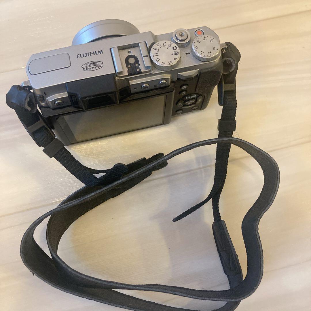 FUJIFILM デジタルカメラ FX-X30 シルバー【箱 説明書 付き】美品