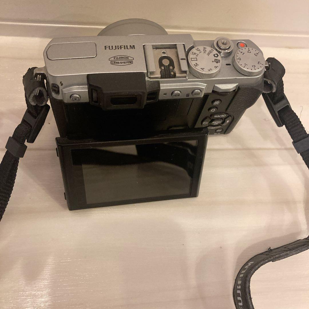 FUJIFILM デジタルカメラ FX-X30 シルバー【箱 説明書 付き】美品