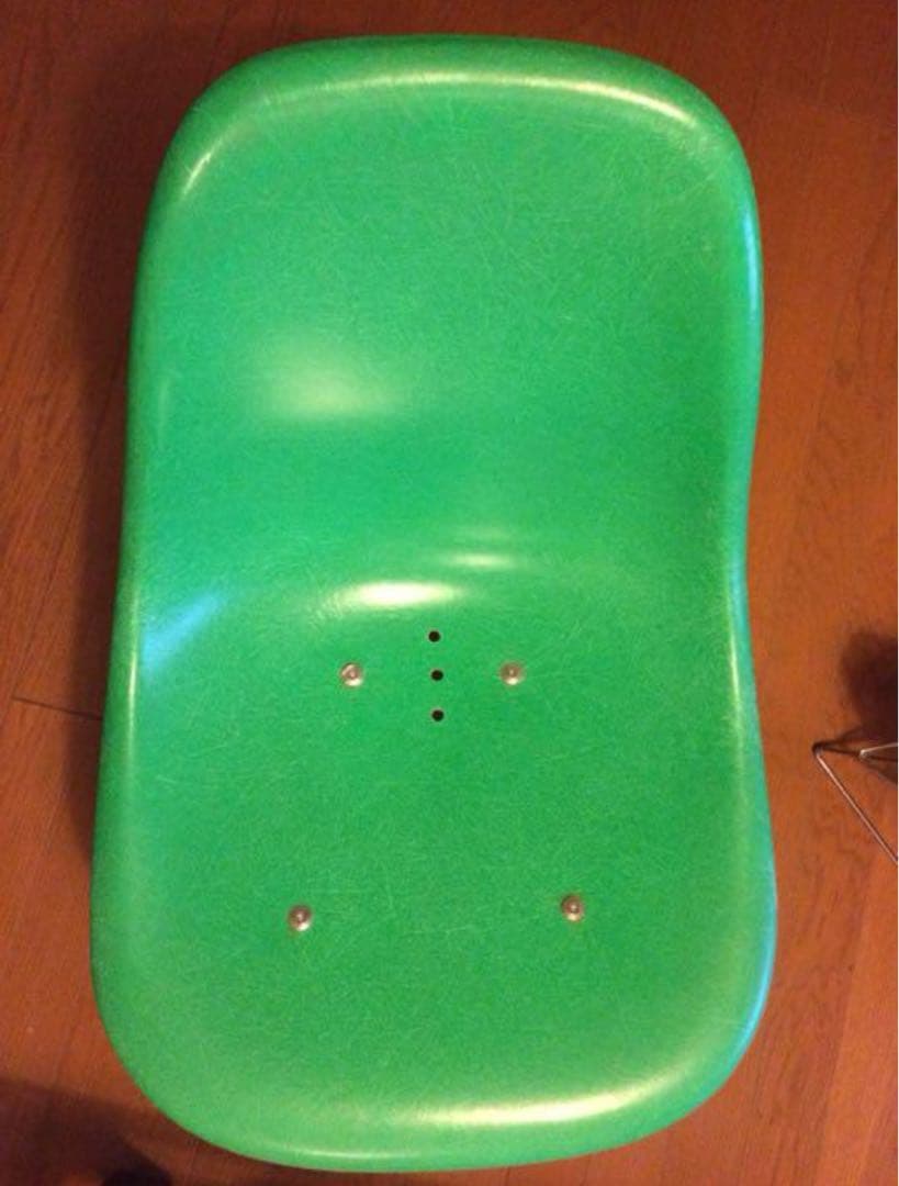 Herman Miller イームズロッキングシェルチェア カドミウムグリーン