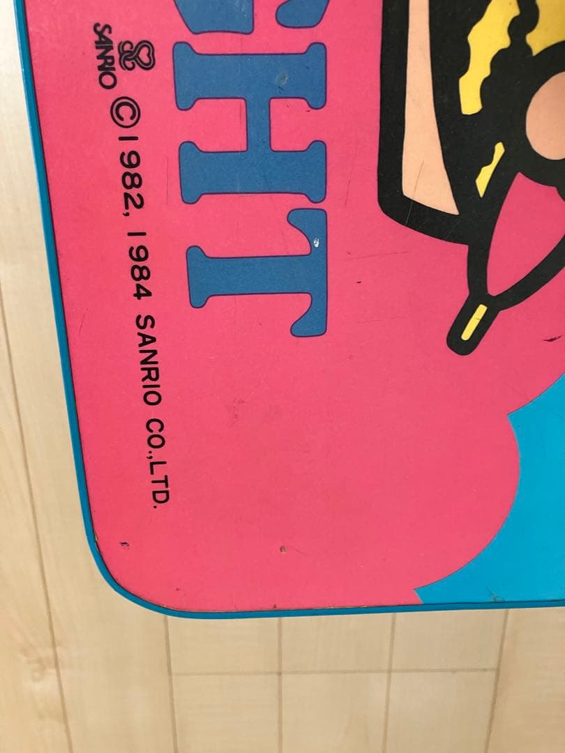 サンリオ　ゴロピカドン テーブル