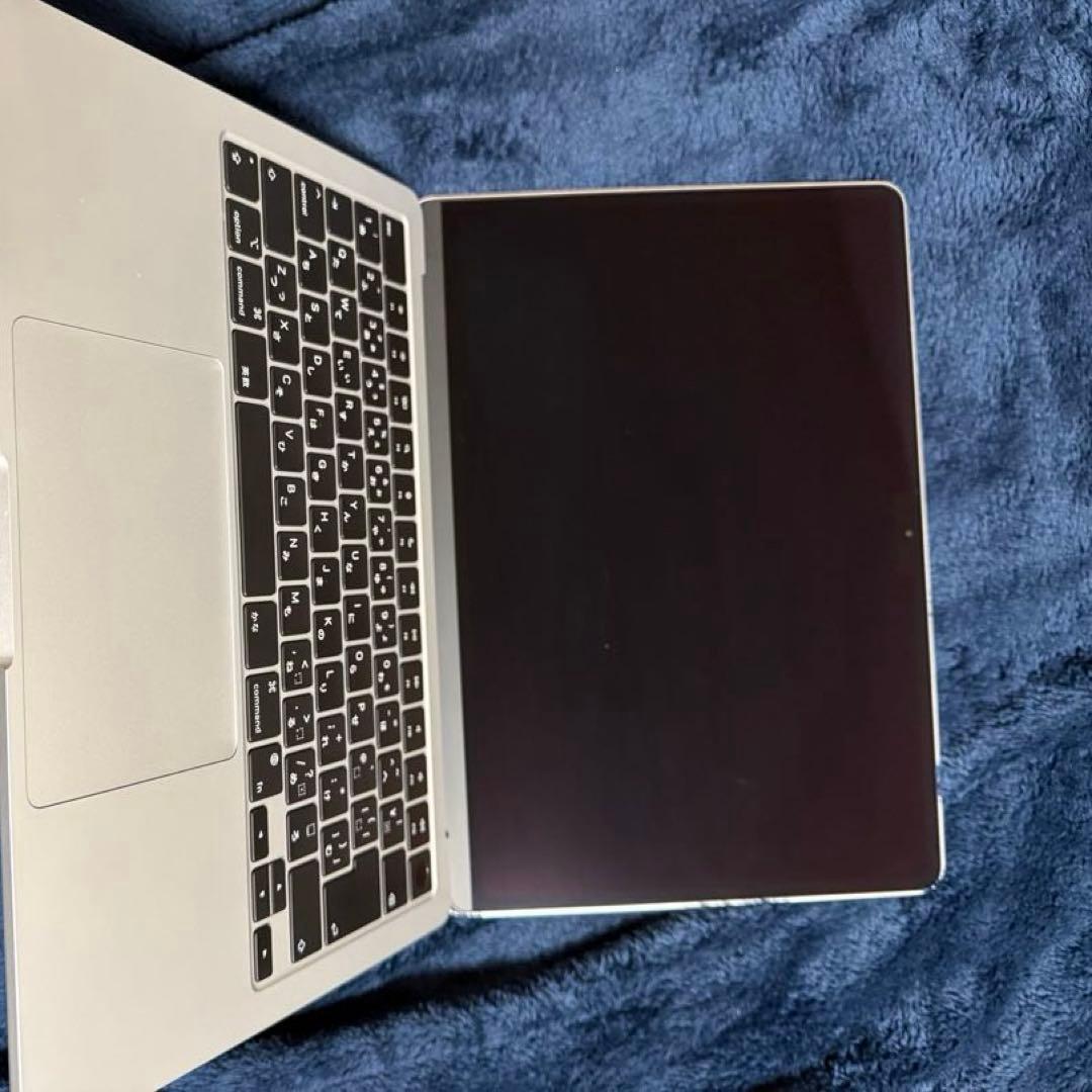 美品　MacBook Air M3 シルバー 256GB メモリ8GB