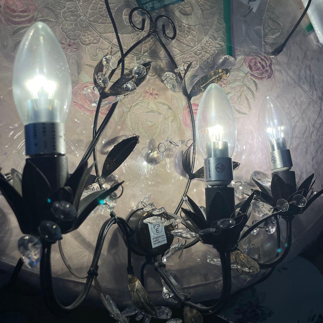 ★壁掛けタイプのブラックシャンデリア アンティーク調　 3灯　　フラワーデザイン