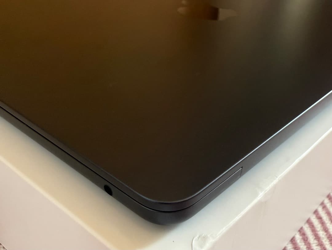 美品-Macbook Air M2-24-2T Office 2024付き