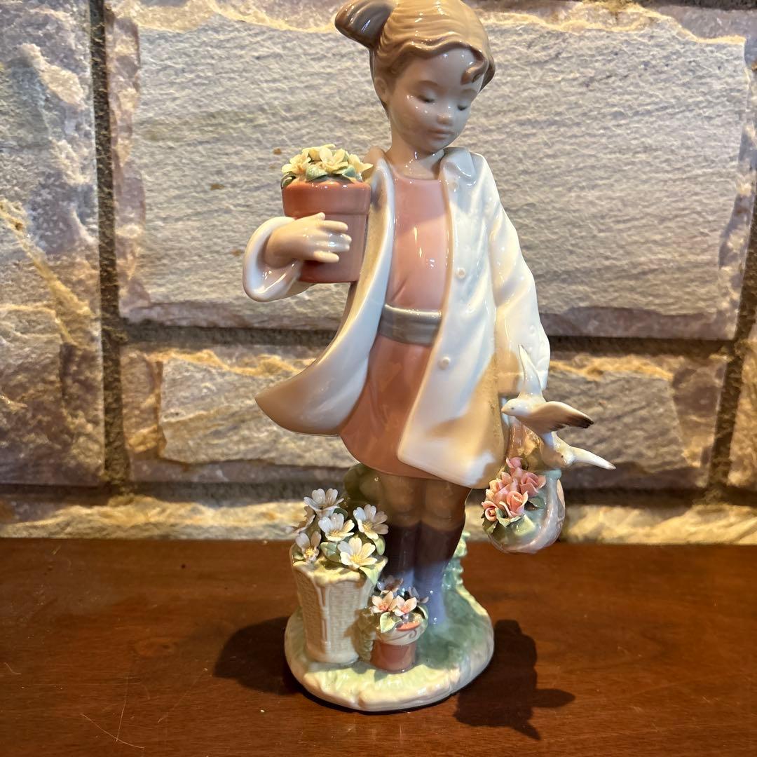 リヤドロ少女の花の置物 陶器製 約22cm