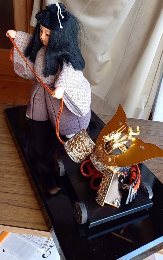 伝統的 五月人形 紫色の衣装