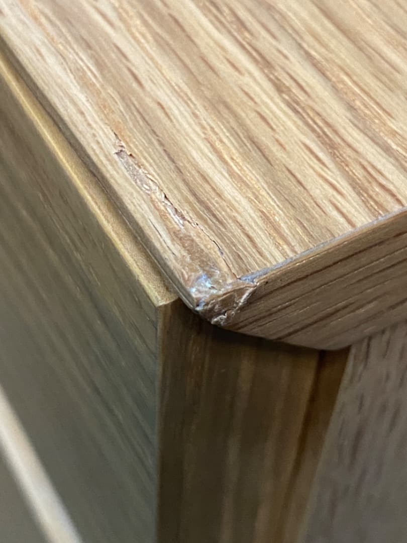 コンテ　リビングボード