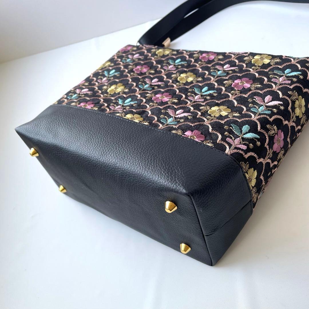 ⌘ Porte-Bonheur ⌘　ショルダーバッグ　インド刺繍なみなみ