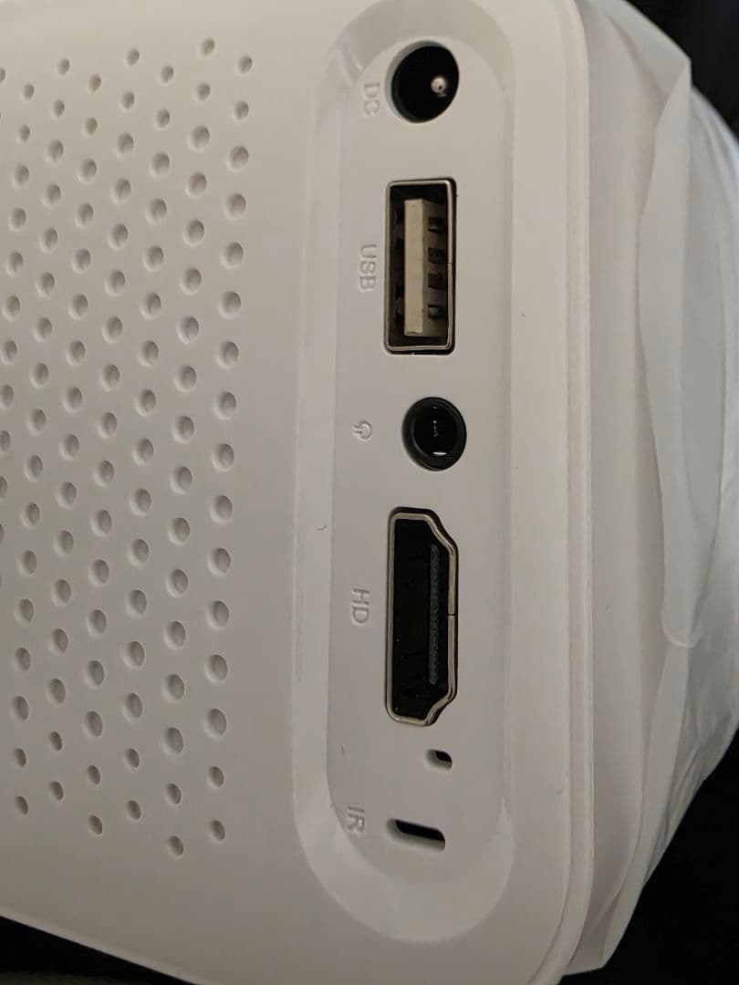 ✨2025年最新✨美品✨HD MULTIMEDIA 小型プロジェクター　白