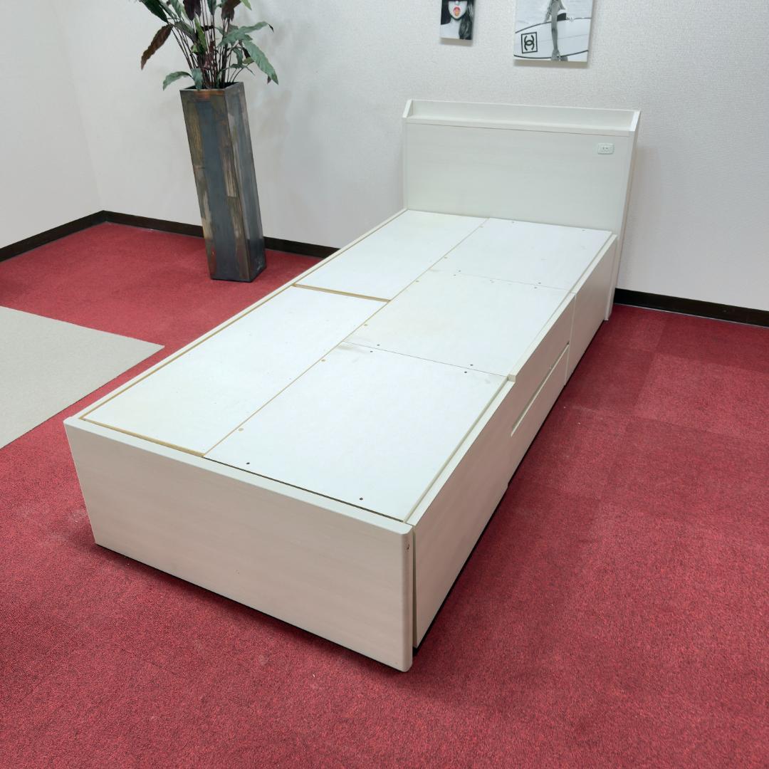 東京23区送料無料　超美品シングルベッド　充電電源有り　洗浄/除菌済み