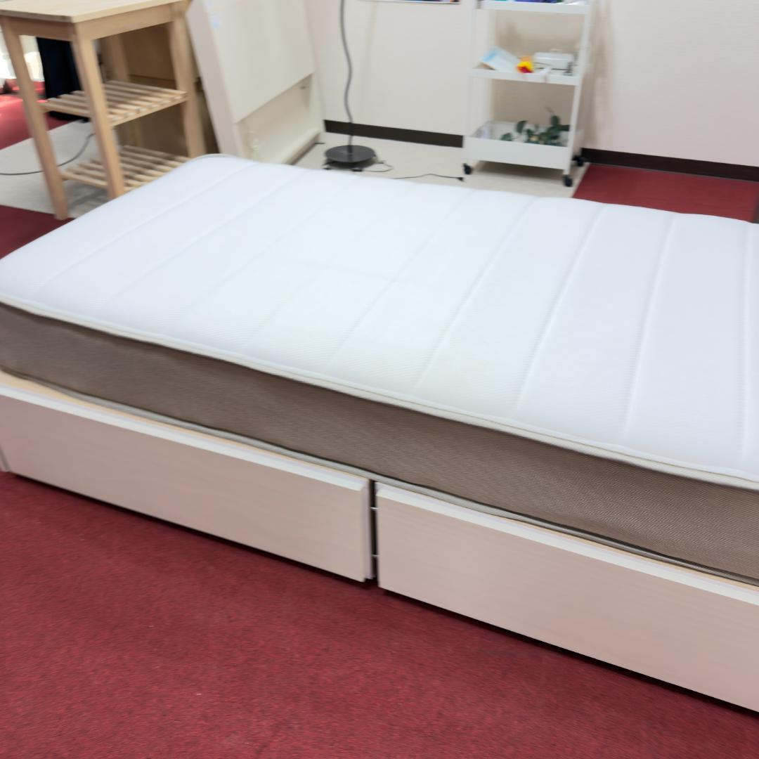 東京23区送料無料　超美品シングルベッド　充電電源有り　洗浄/除菌済み