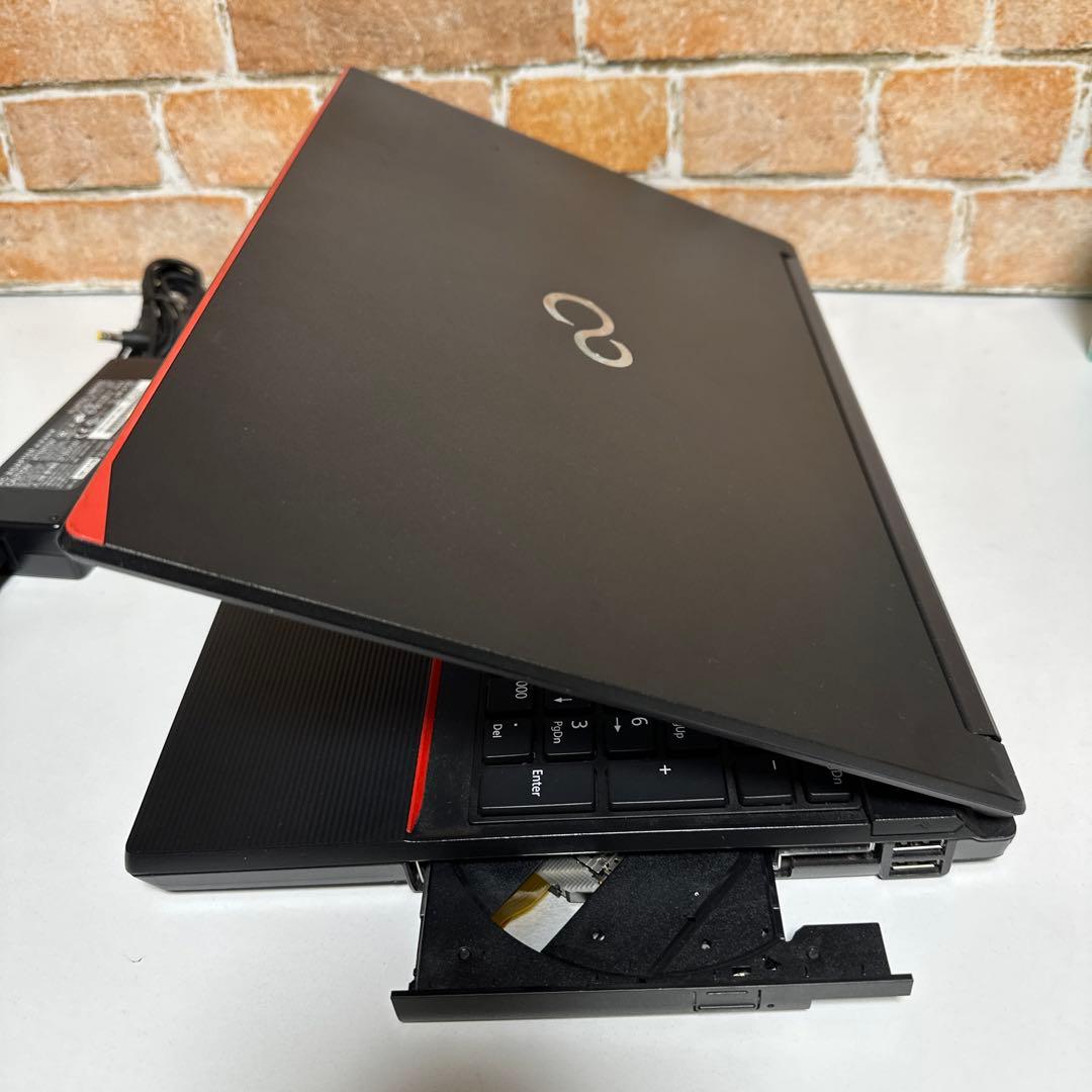 富士通ノートPC i5 メモリ16GB SSD 512GB オフィス2024年