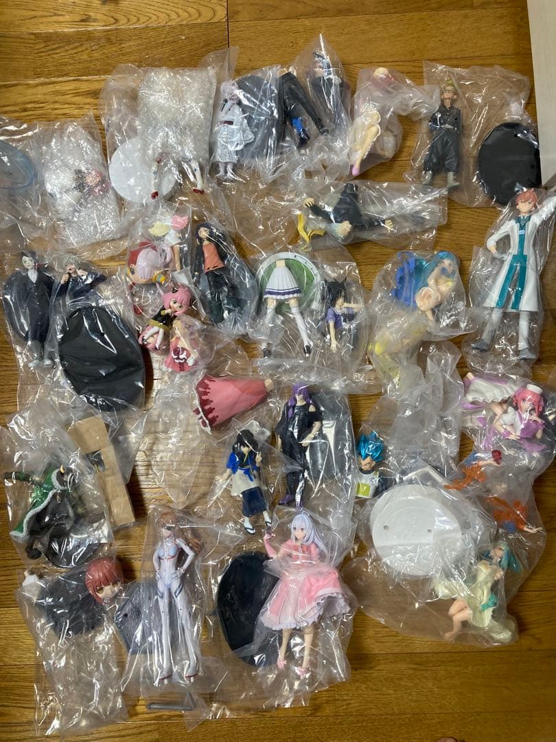 フィギュア　まとめ売り　124個