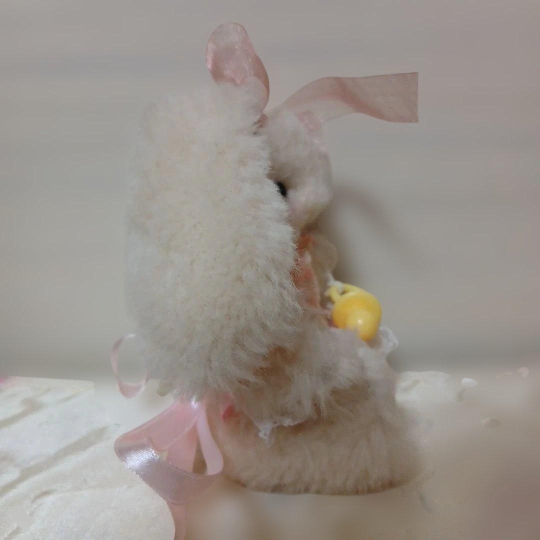 作家様　クリーム色のウサギ　ぬいぐるみ