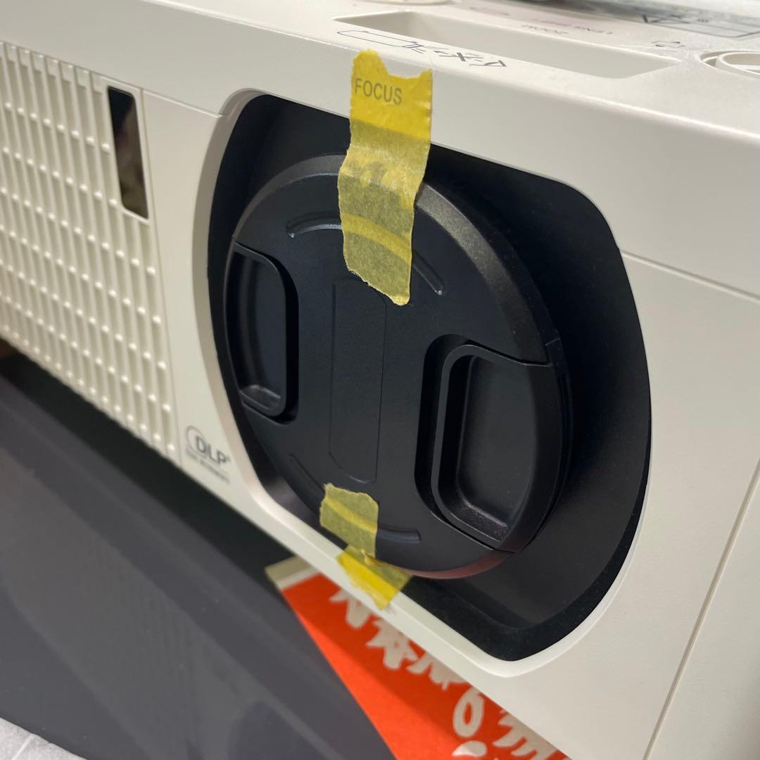 HITACHI LP-WU6500 日立 業務用　プロジェクター本体