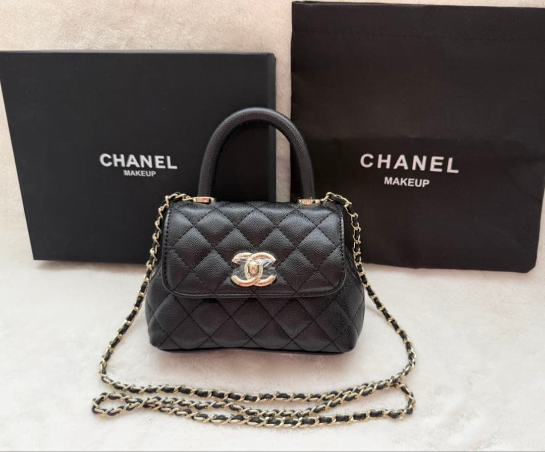 ルナ　CHANEL ショルダーバッグ　ハンドバッグ　ノベルティ