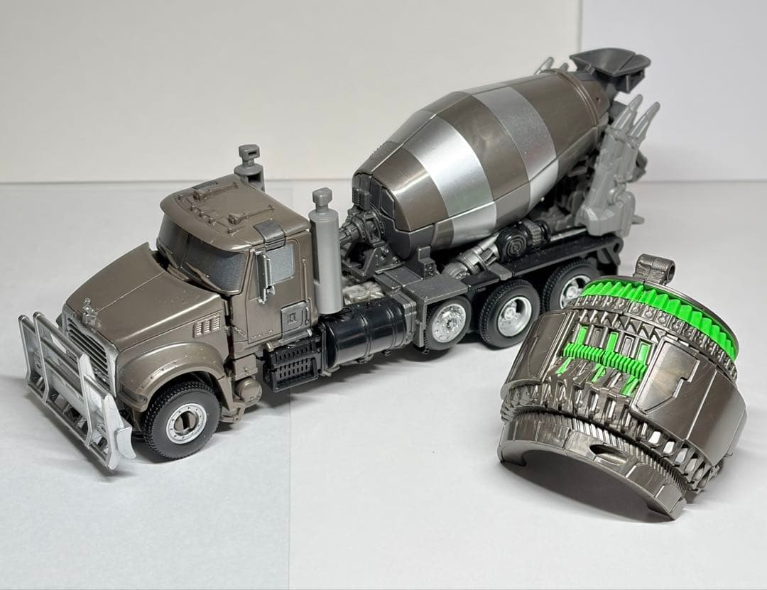 【値下げ】トランスフォーマー　デバステーター　8種セット　スタジオシリーズ