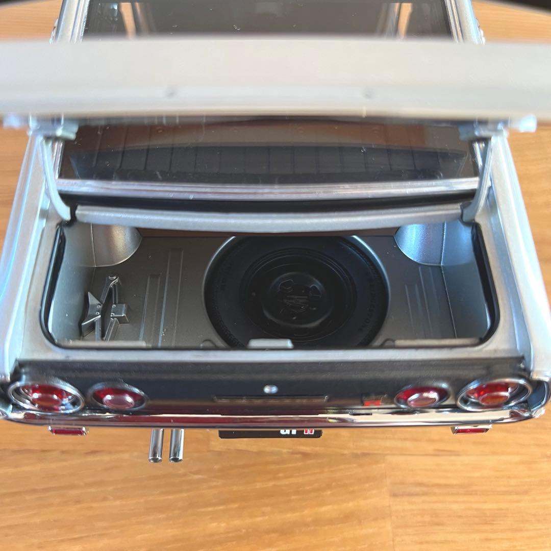 【美品】1/18 オートアート 日産 スカイライン 2000 GT-R ケンメリ