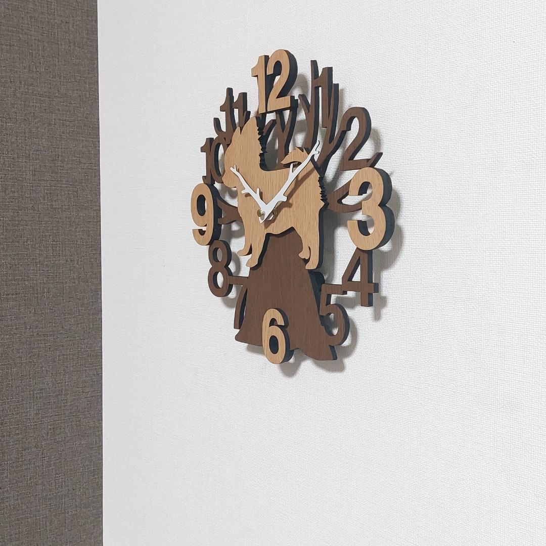 名入れ・文字入れ　木とワンちゃん　デザイン壁掛け静音時計 チワワ　ベージュ