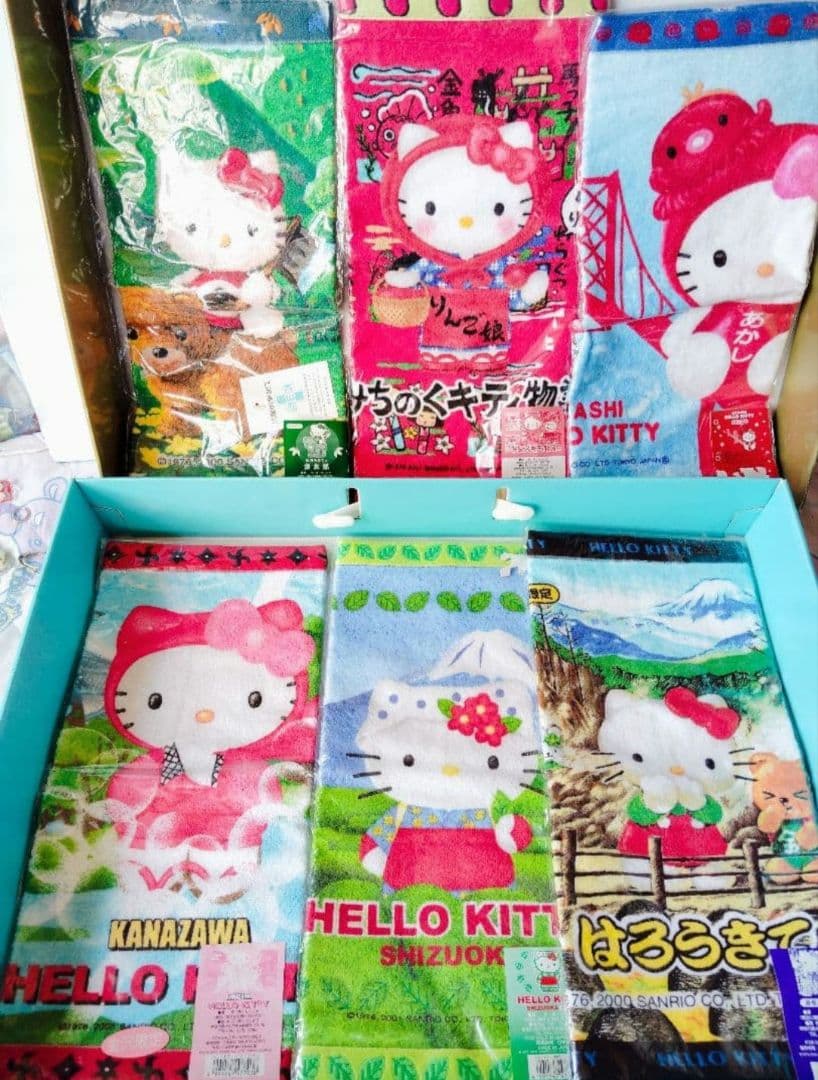 サンリオ♡ご当地キティちゃん ハンドタオル11枚セット【激レア】