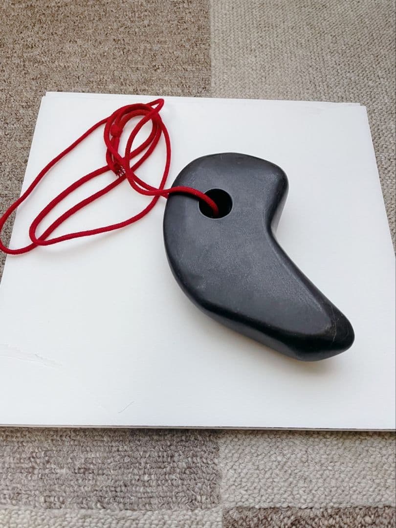 勾玉巨大　自然石　天然石　ハンドメイド