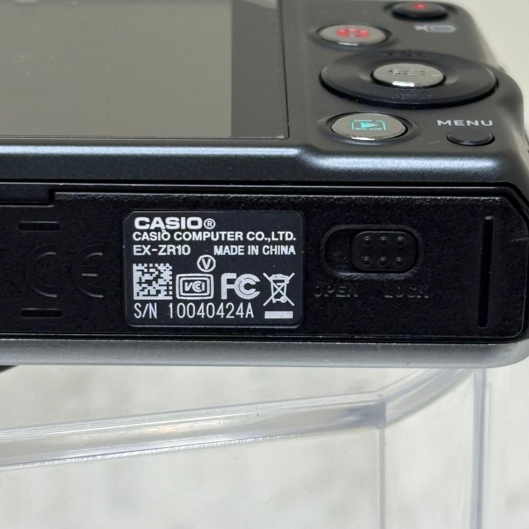 CASIO カメラ　エクシリム　EX-ZR10 シルバー コンデジ　動作品
