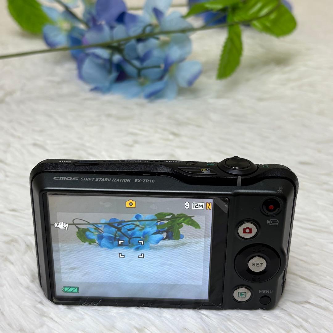 CASIO カメラ　エクシリム　EX-ZR10 シルバー コンデジ　動作品