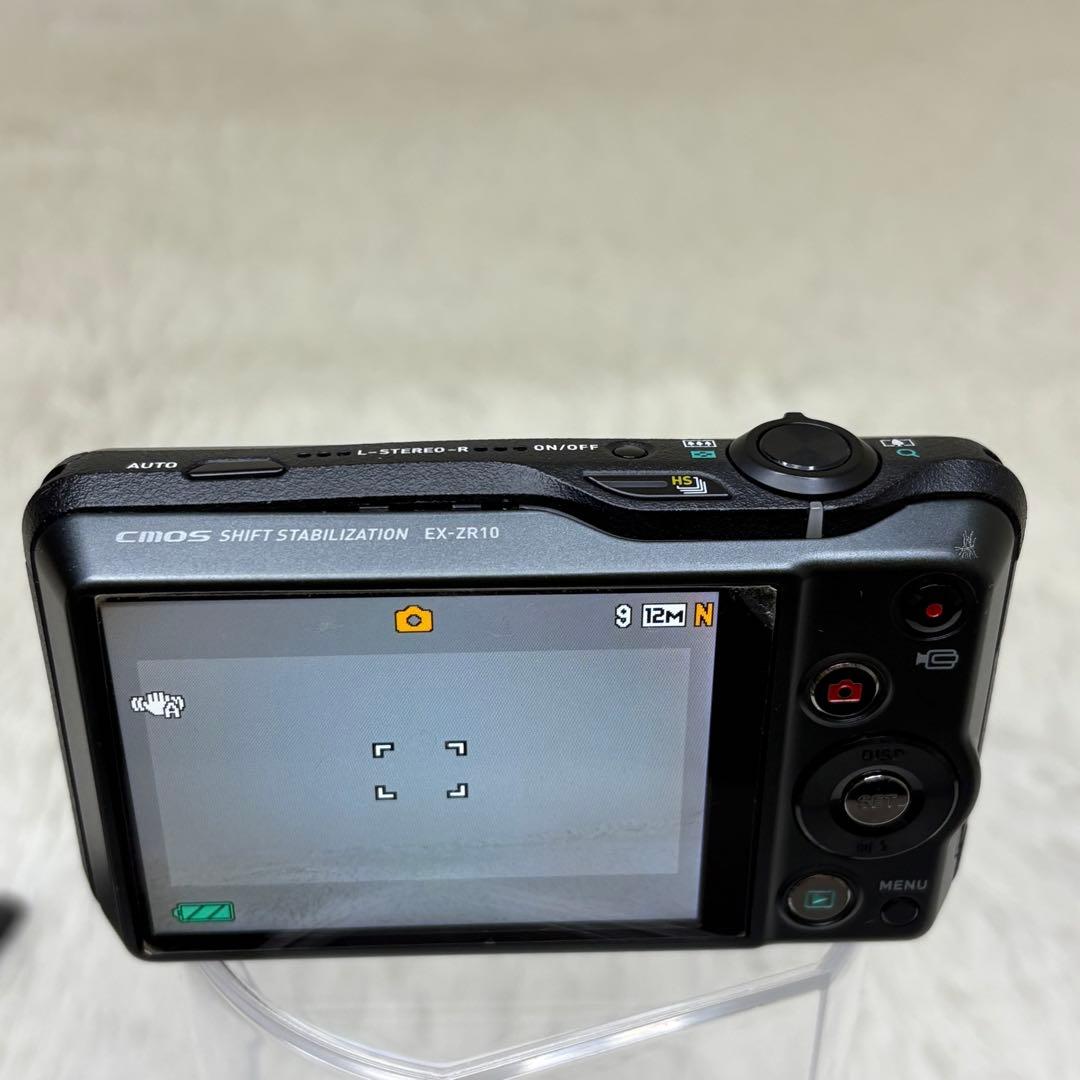 CASIO カメラ　エクシリム　EX-ZR10 シルバー コンデジ　動作品