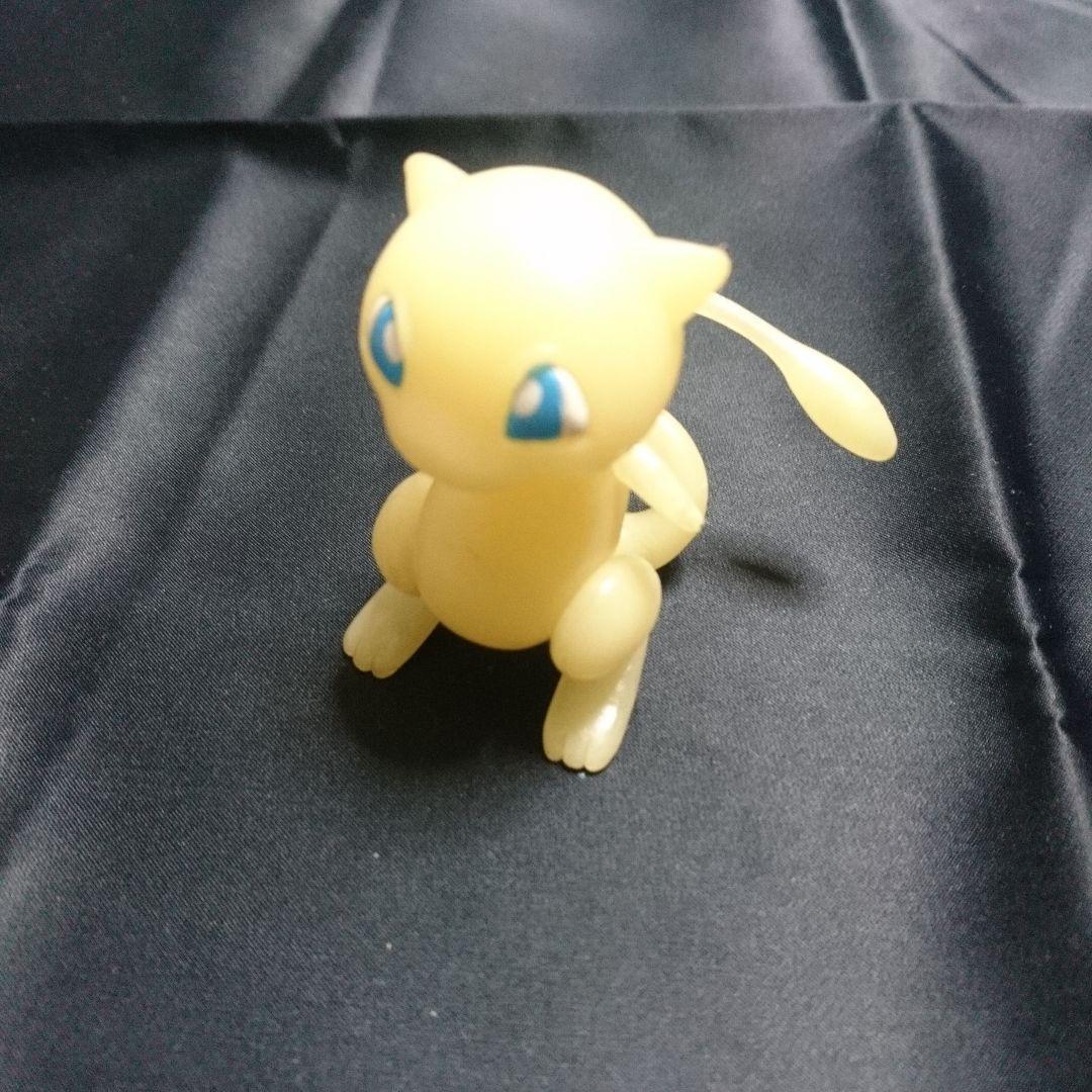 激レア ポケモン ミュウ 蓄光 フィギュア Pokemon