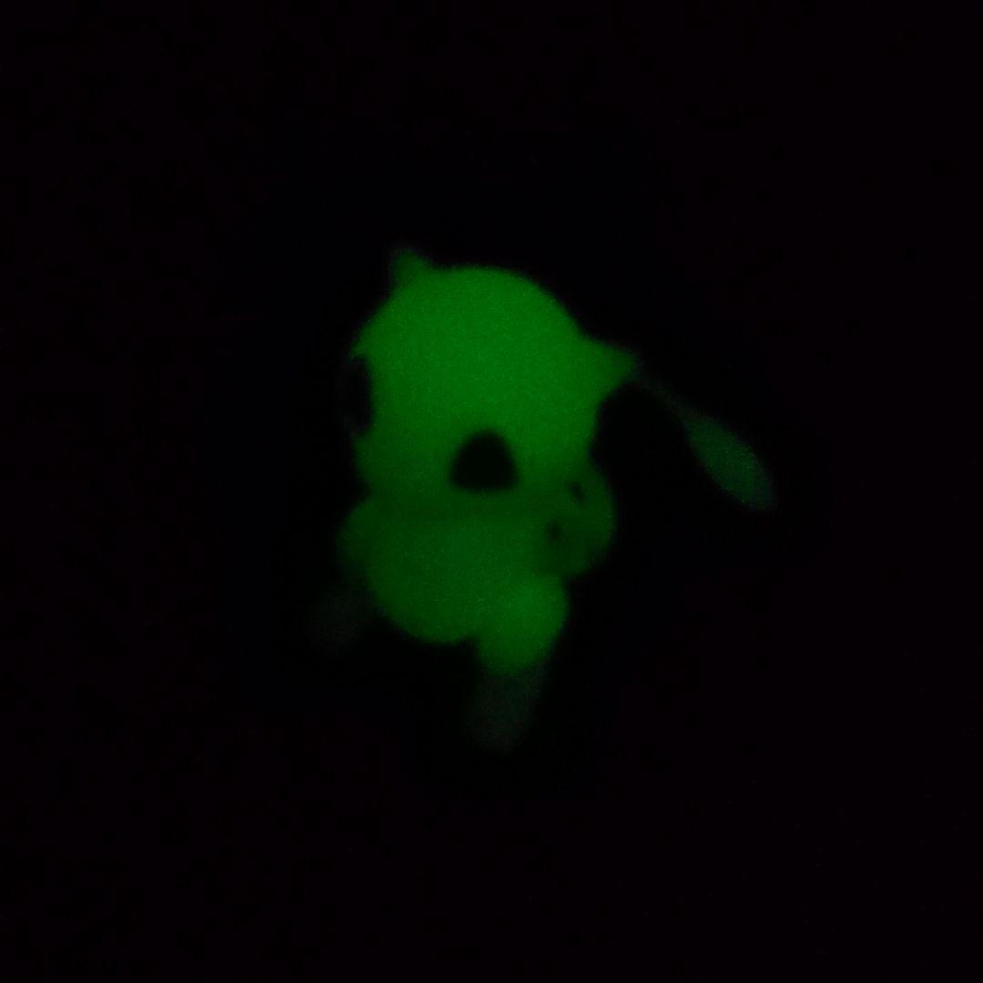 激レア ポケモン ミュウ 蓄光 フィギュア Pokemon