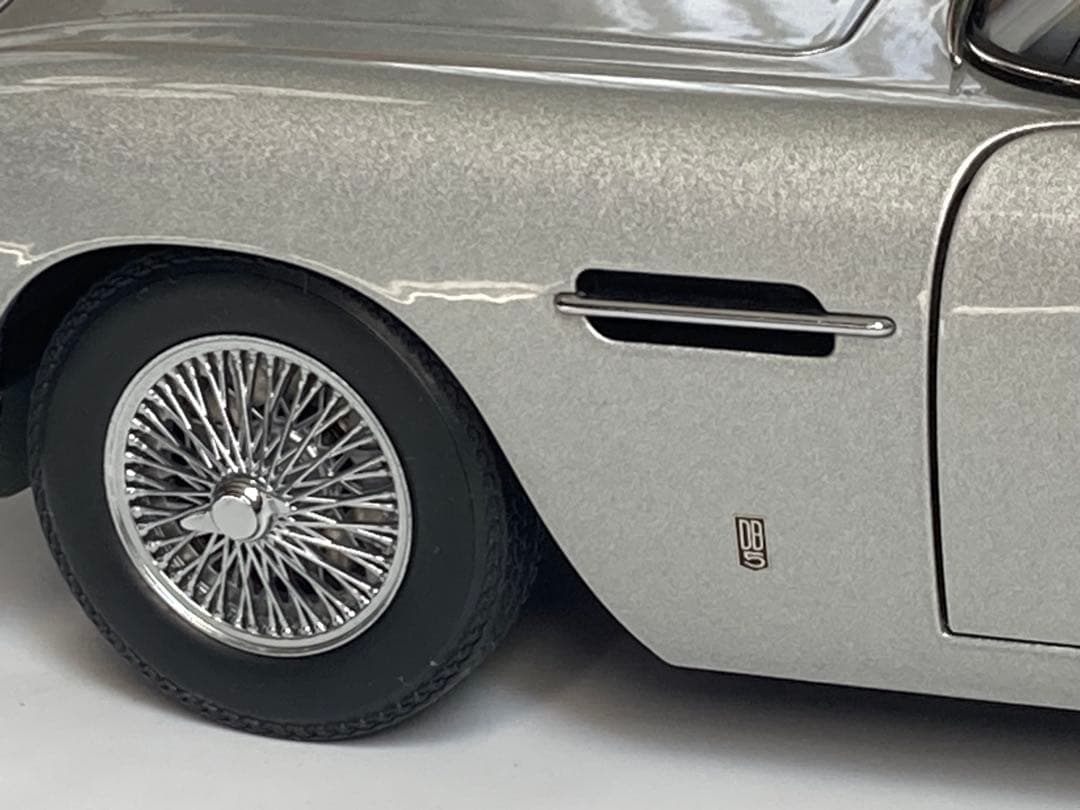 AUTOart 1/18 Aston Martin DB5 ダイキャストモデル